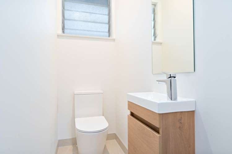 96 Pupuke Road Hillcrest_27