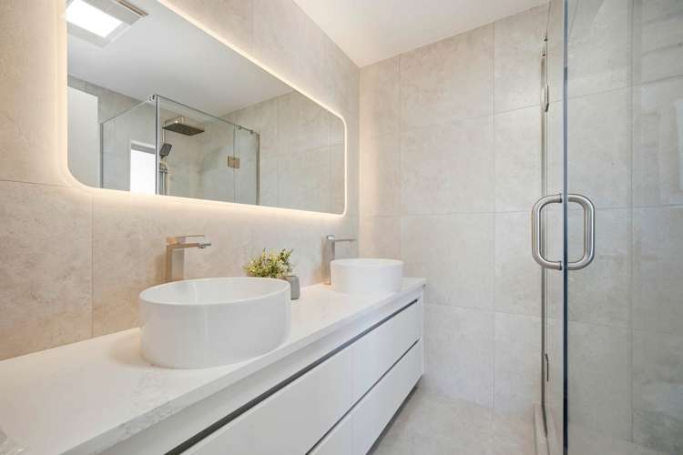 1/2 Coronation Street Belmont_12