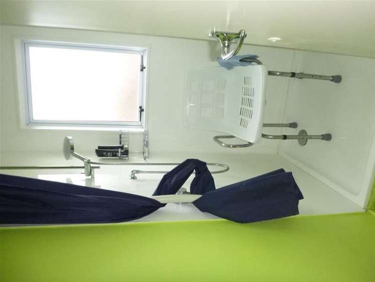 127 Brecon Road Stratford_9