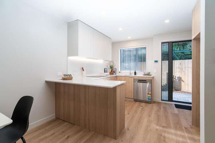 2,5,7,8/61 Madras Street Khandallah_9