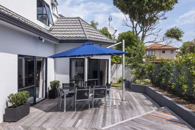 2/7 Hostel Access Road Eastern Beach_2