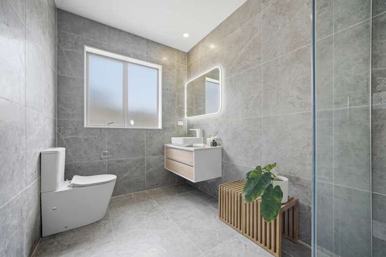 5 Thomas Rielly Avenue Hobsonville_16