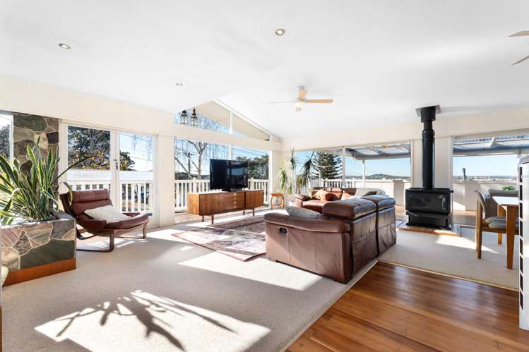 15 Jaemont Avenue Te Atatu South_9