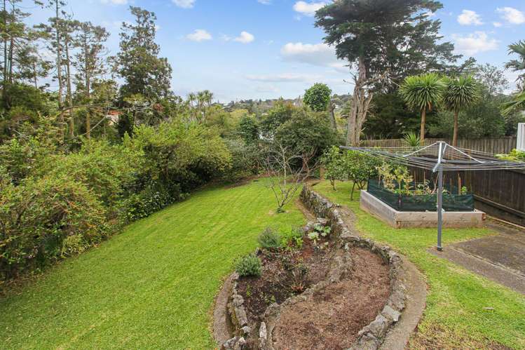 37 Derwent Crescent Titirangi_21