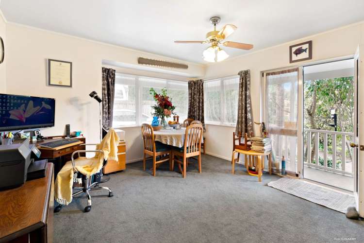 2/225 Wairau Road Totara Vale_6