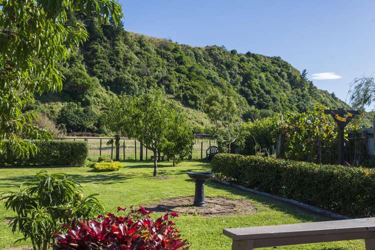 1 Forster Street Tolaga Bay_18