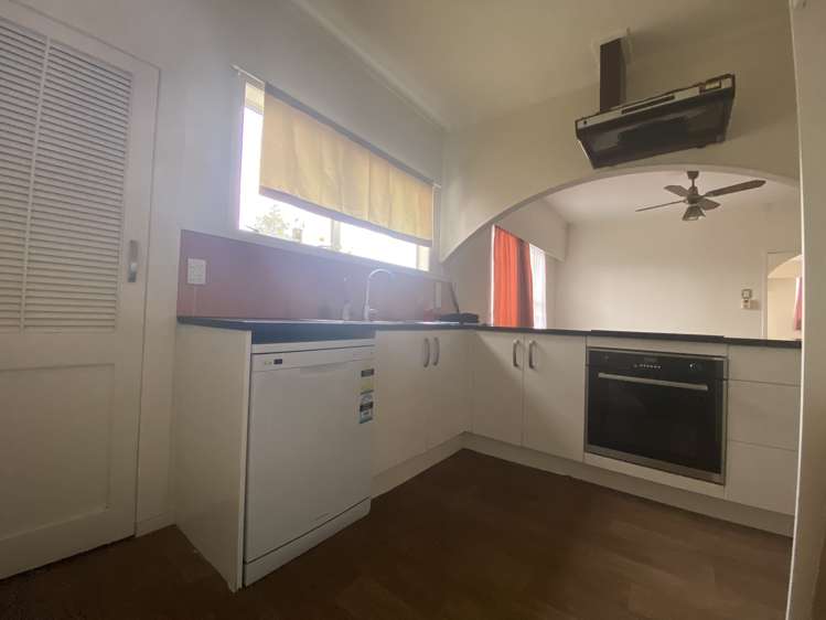 53 West Coast Road Glen Eden_13