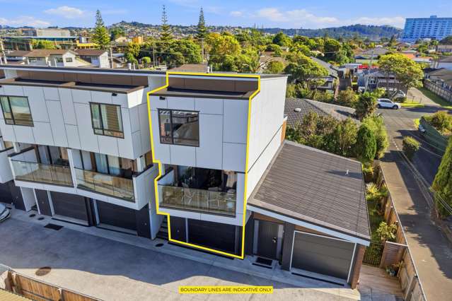 8/35 Centreway Road Orewa_2