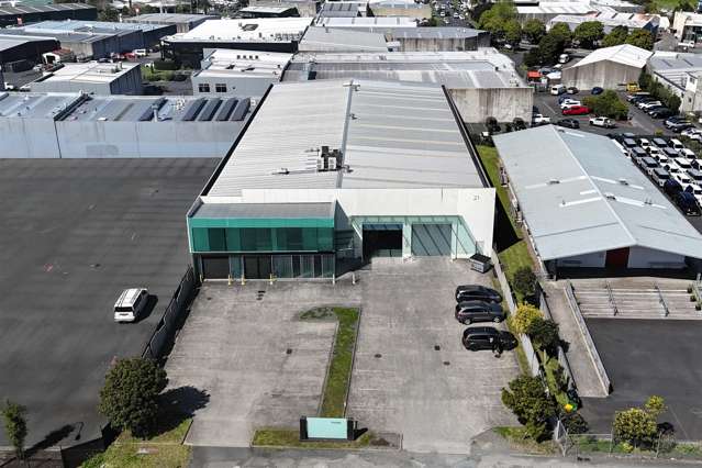 Savills | Cranes, Power & Scale – Henderson Industrial