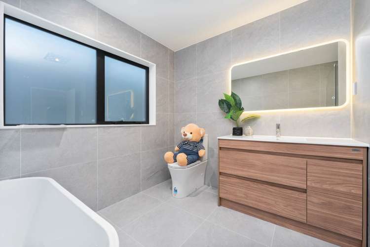 5A,5B,5C Patrice Place Massey_19