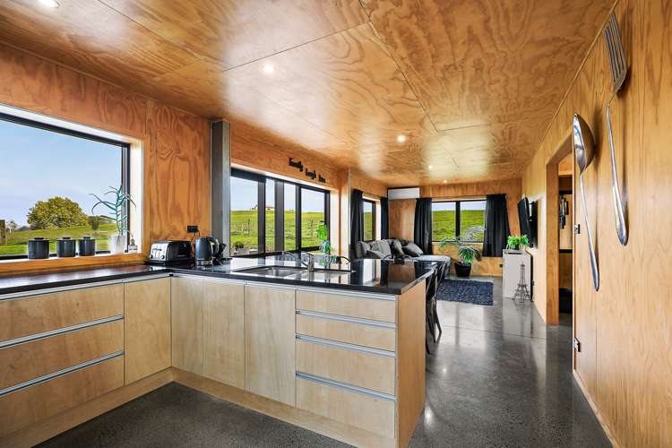 23 Metcalfe Road Ngahinapouri_19