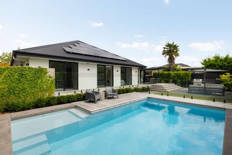 788 River Road Chartwell_31