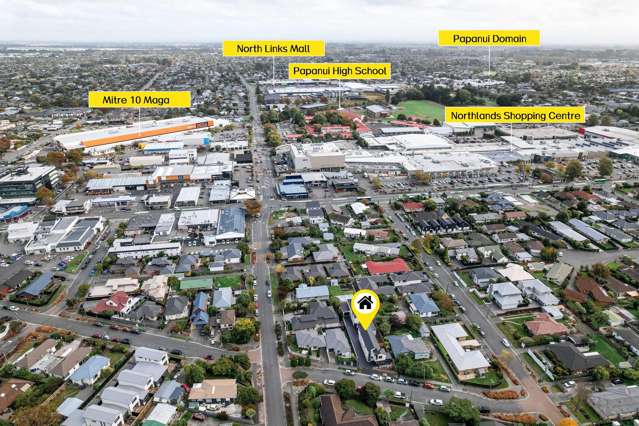 Must Be Sold - Sunny Freehold Townhouse