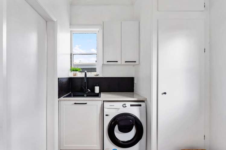 235 Georges Drive Napier South_18