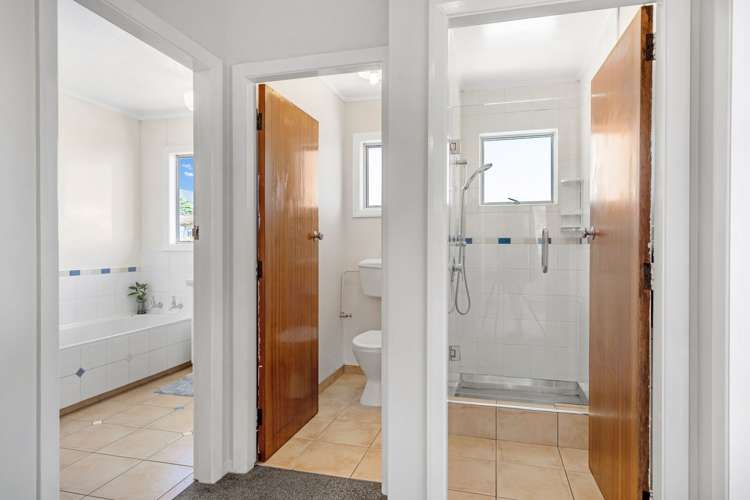 10 Cornwall Place Stoke_15