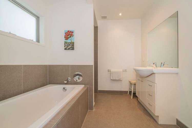 8 Bell Road Pauanui_19