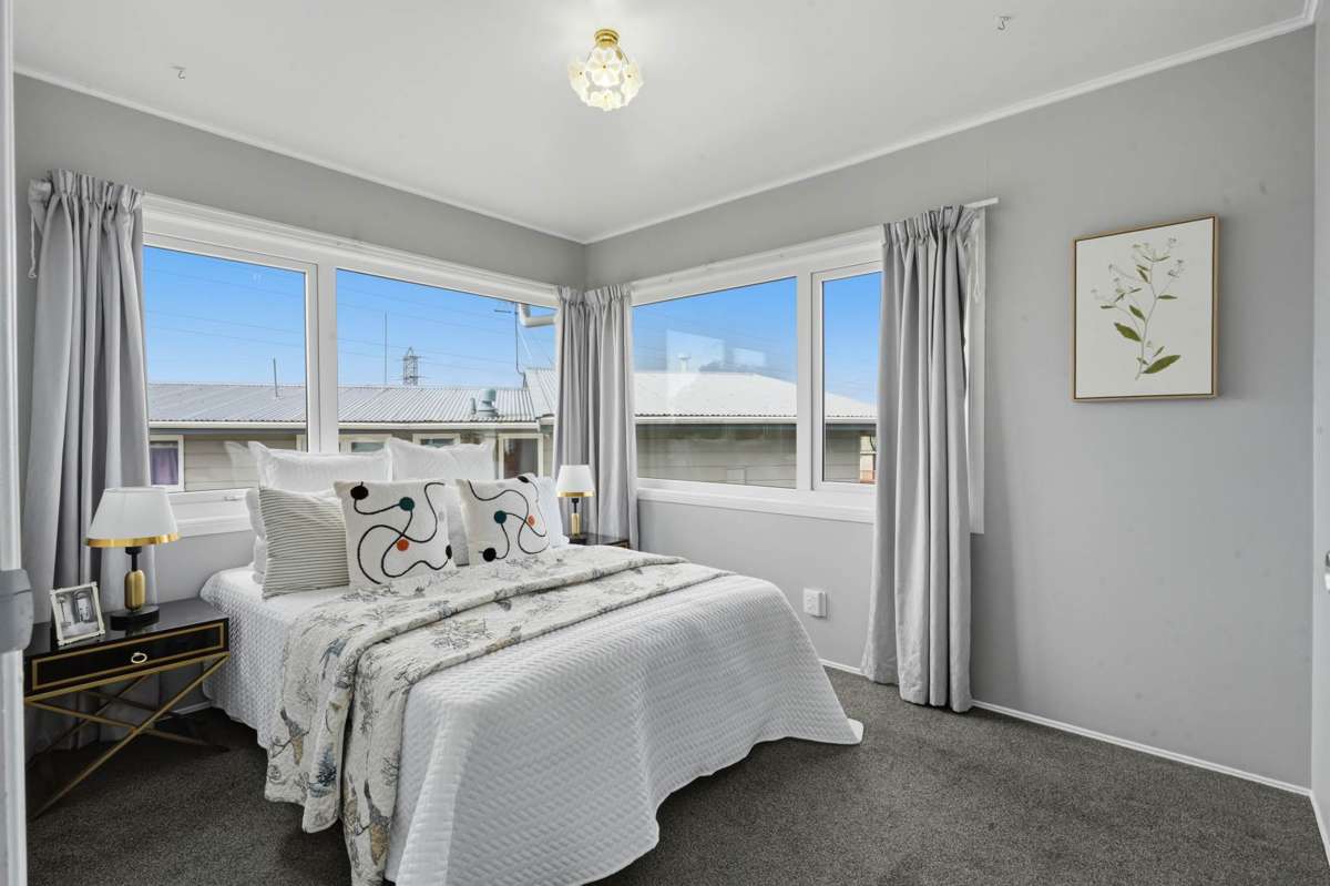 4 Meadow Crescent_5