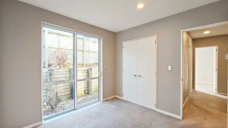 12 Fernhill Way Oteha_21