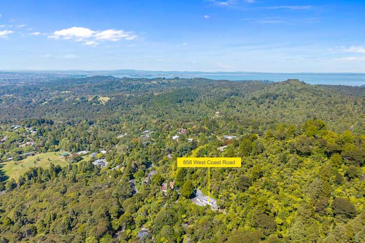 858 West Coast Road Waiatarua_29