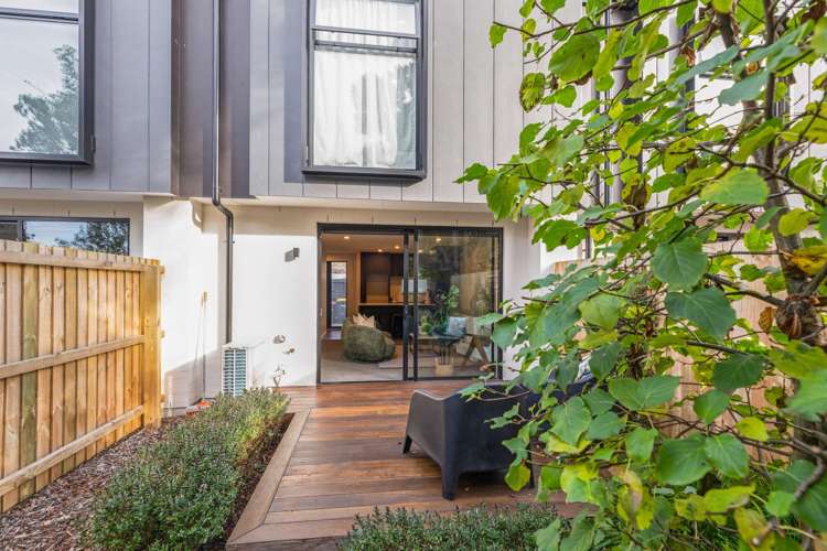 5/5 Reading Street_0