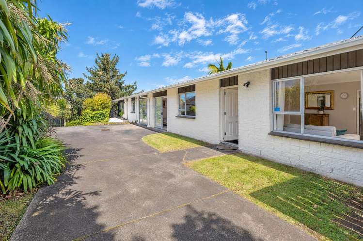 1 and 2, 119 Grand Drive Remuera_15