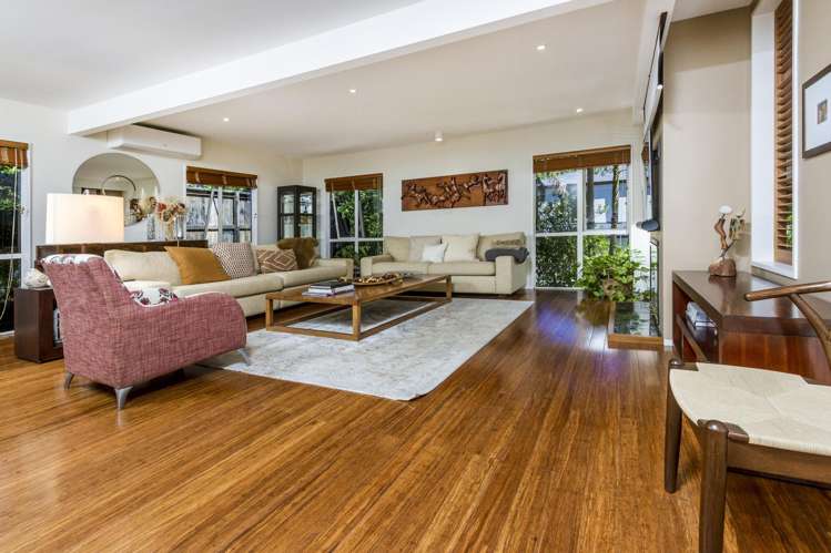 9a The Esplanade Castor Bay_7