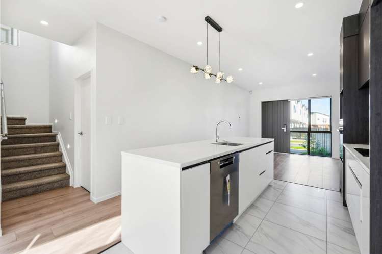 3 Greenbrier Street Westgate_6