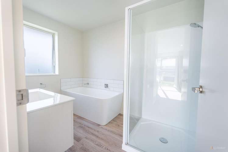 3 Strawberry Lane Waimate_18