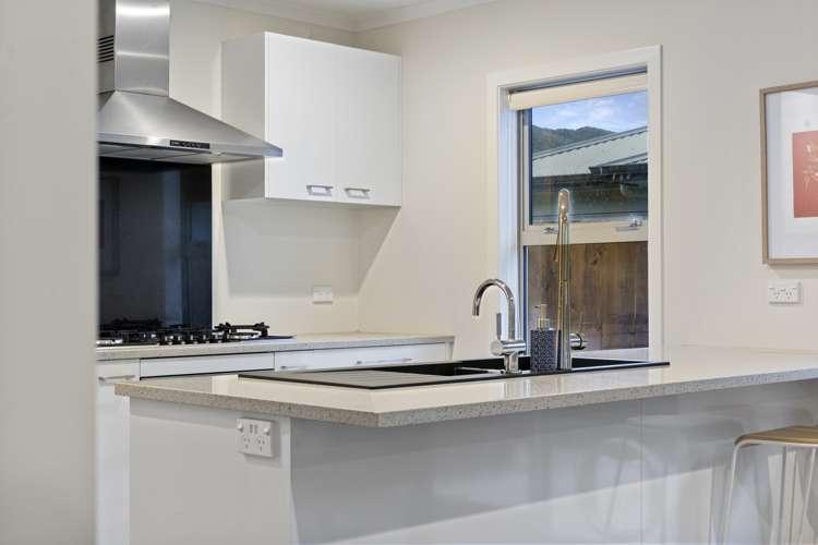 18 Brian Morgan Terrace Wainuiomata_4