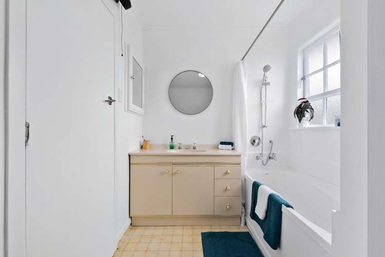 Flat 6/95 Whites Line East Waiwhetu_5