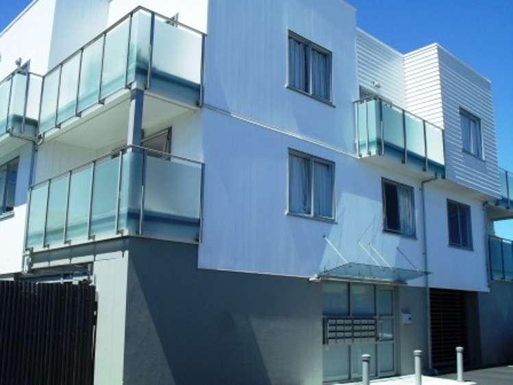 2e/86a Rockfield Road Penrose_13