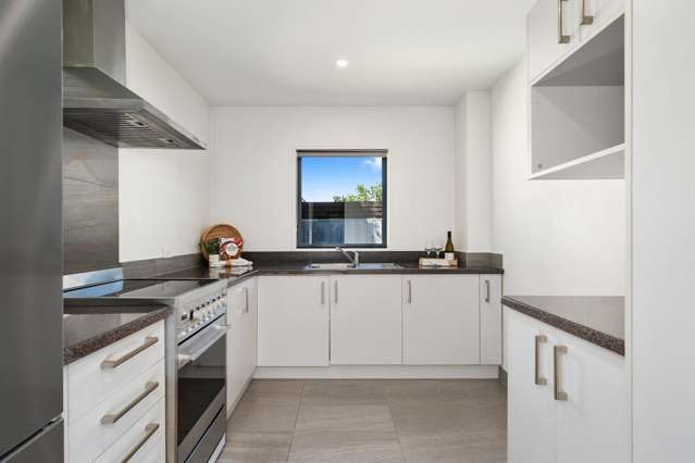 1/27 Cornwall Street Saint Albans_2