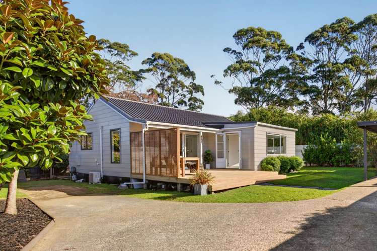77A Vodanovich Road Te Atatu South_0