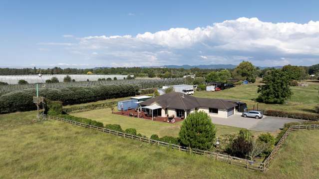 Large family living with great sheds