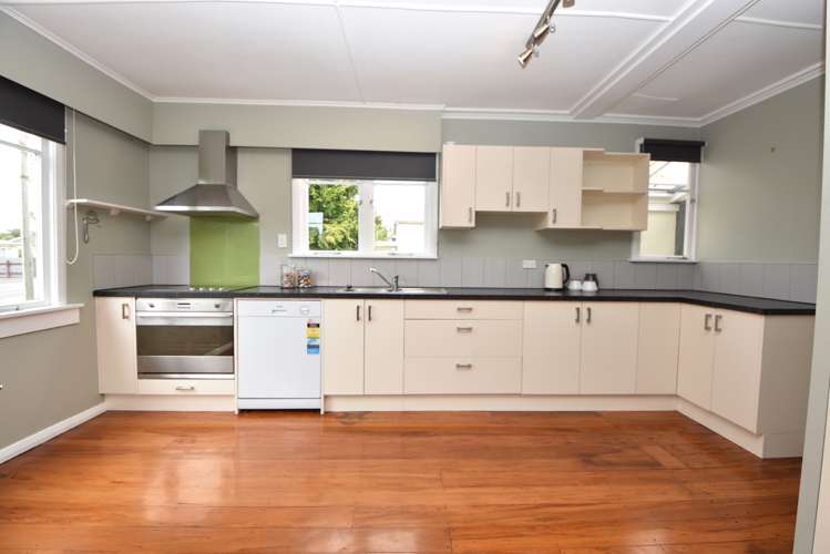 229 High Street North Carterton_7