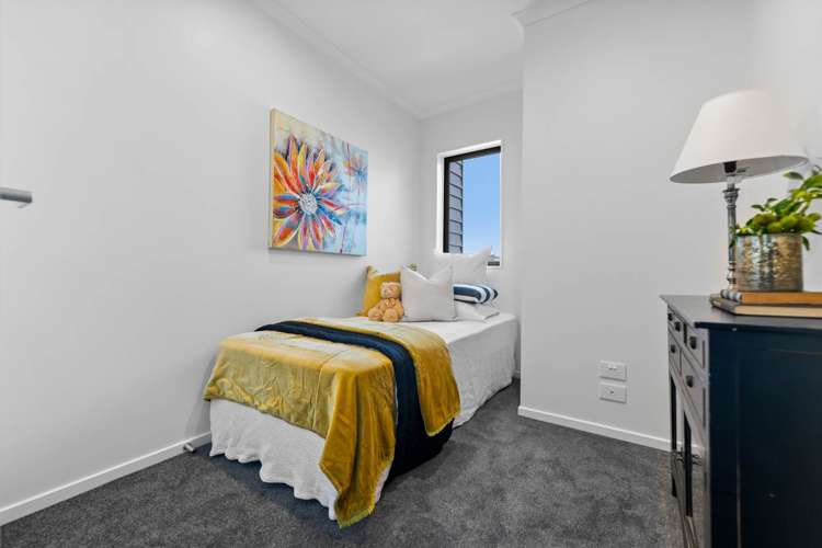5 Henry Maxwell Way Flat Bush_15