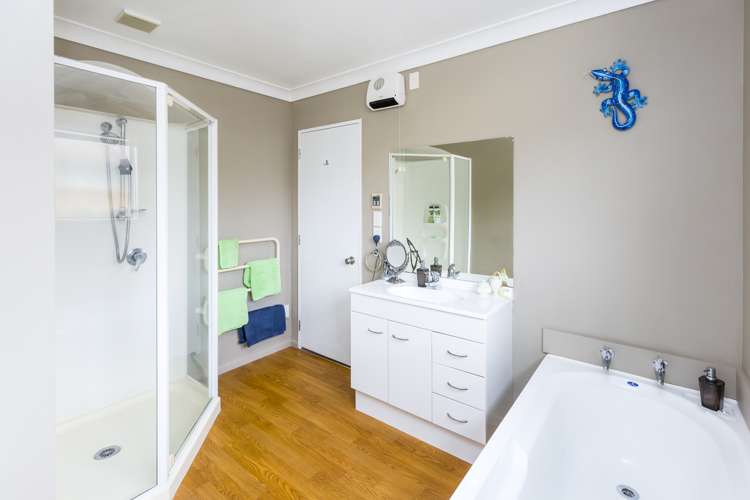 10 Talbot Grove Trentham_11