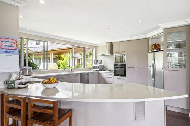 5 Chatham Avenue Paremoremo_2