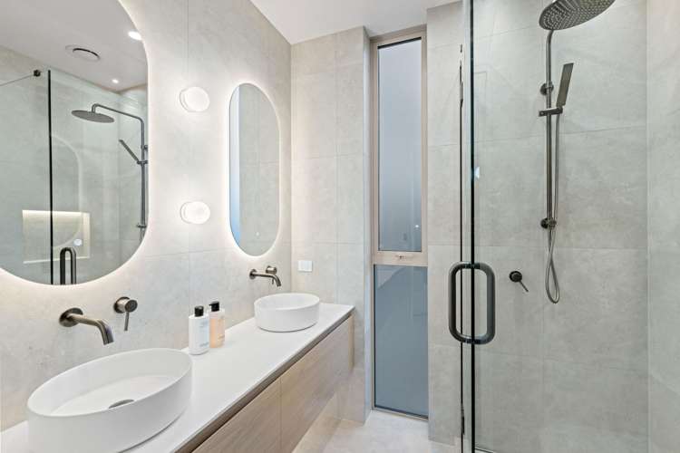 1 Oxenhope Road Richmond Hill_12