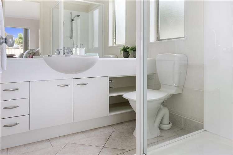 12 Carousel Cres East Tamaki Heights_9