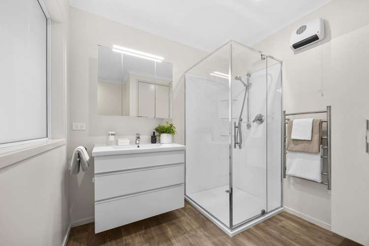 2/19 Seaview Avenue Northcote_26