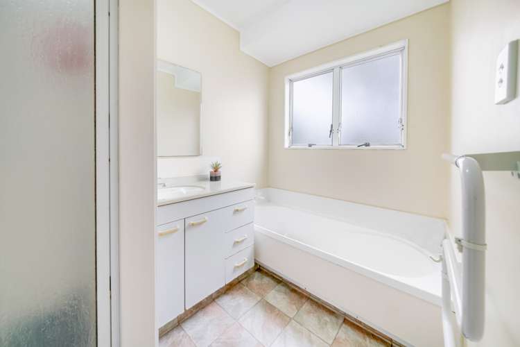 2/34 Rotoiti Avenue Pakuranga Heights_5