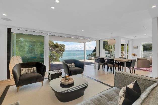 14A Harbour View Road in Point Chevalier, Auckland