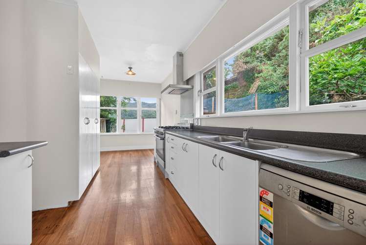 4 Main Road Wainuiomata_10