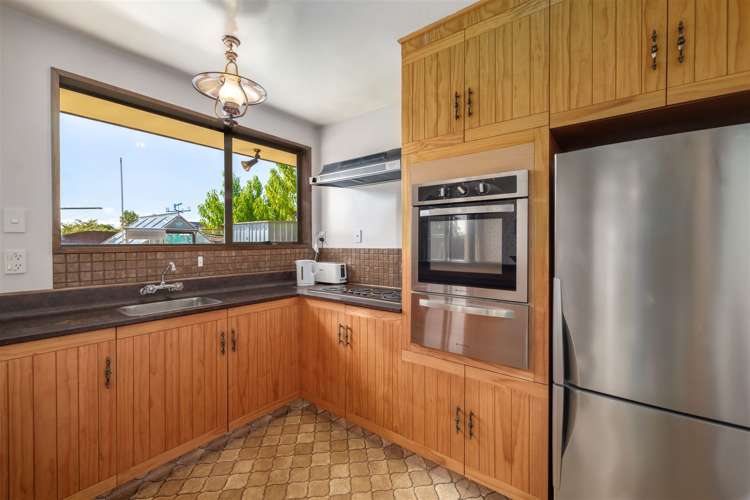 34 Karnak Crescent Russley_3