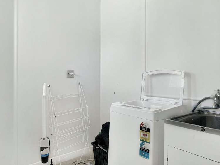 215 Lytton Road 1052_7