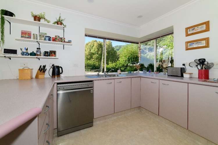 54 Huia Street Waikanae_9