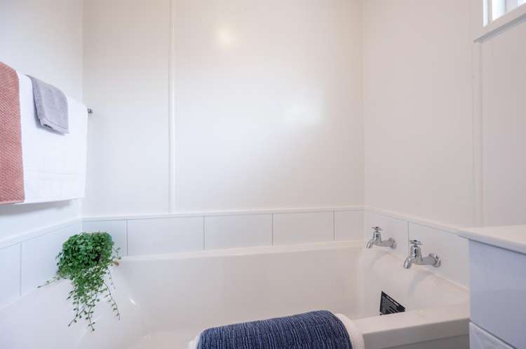 33 Andrew Street Stoke_14