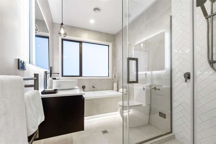 2/64 Banbury Crescent Fairfield_17