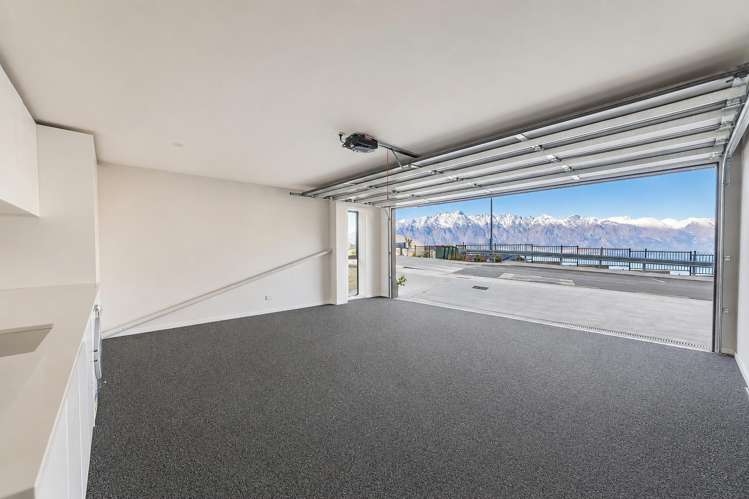 2 Jade Lake Crescent Fernhill_19